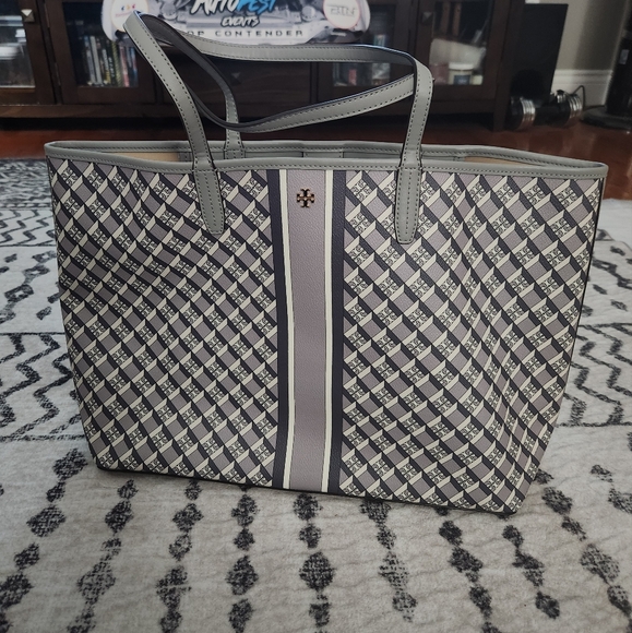 Tory Burch Handbags - Tory Burch large tote bag